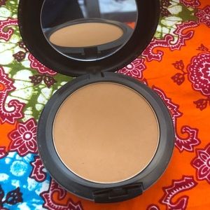 MAC Studio-Fix Powder Foundation, NW43, EUC